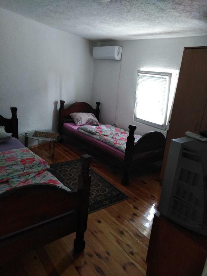 Apartmani Emil Podgorica Eksteriør billede